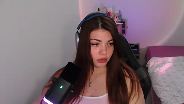 helengilmor online show from April 27, 2026, 10:57 am