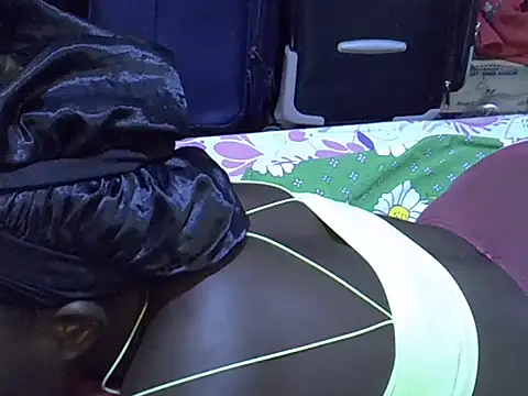 Adaline-Paris online show from December 21, 2025, 9:00 am