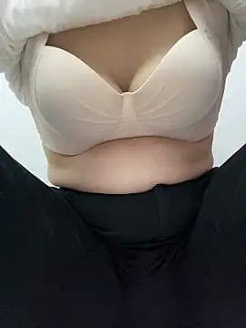 Milk Mom99 online show from March 8, 2026, 9:56 am