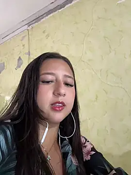 Snapshot of Lau_Beauty chatting on June 11, 2026, 8:39 pm Lau Beauty online show from June 11, 2026, 8:39 pm