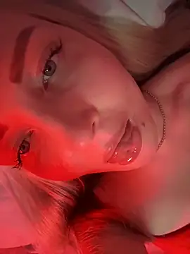 Snapshot of Aleksandrakis chatting on October 19, 2025, 8:33 pm Aleksandrakis online show from October 19, 2025, 8:33 pm