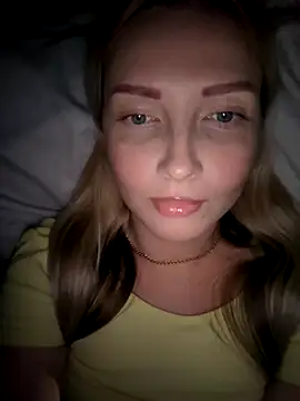 Snapshot of Aleksandrakis chatting on November 4, 2025, 10:02 pm Aleksandrakis online show from November 4, 2025, 10:02 pm