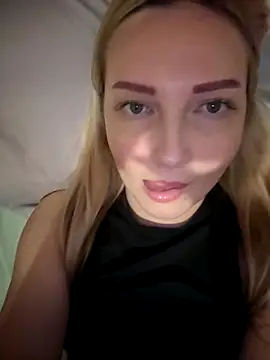 Snapshot of Aleksandrakis chatting on November 14, 2025, 8:56 pm Aleksandrakis online show from November 14, 2025, 8:56 pm