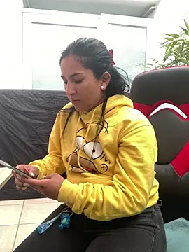 Snapshot of luna_asss chatting on March 19, 2025, 5:28 pm luna asss online show from March 19, 2025, 5:28 pm