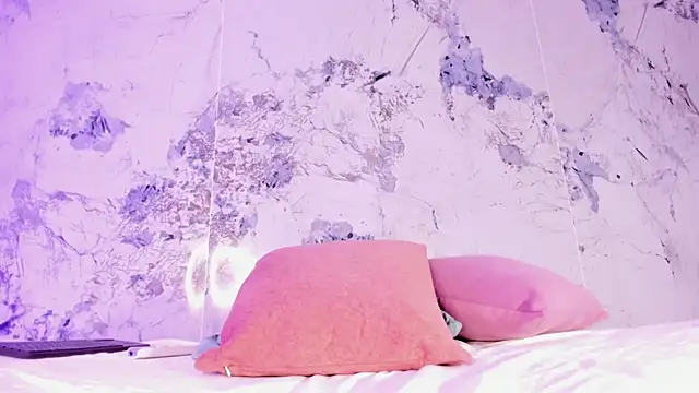 Kim Baker1 online show from September 19, 2025, 8:02 pm