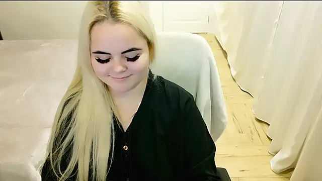 Snapshot of lovely-eyes chatting on February 13, 2025, 8:03 pm lovely-eyes online show from February 13, 2025, 8:03 pm