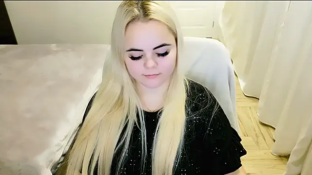 Snapshot of lovely-eyes chatting on February 15, 2025, 12:48 am lovely-eyes online show from February 15, 2025, 12:48 am