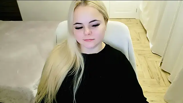 Snapshot of lovely-eyes chatting on February 8, 2025, 12:38 am lovely-eyes online show from February 8, 2025, 12:38 am