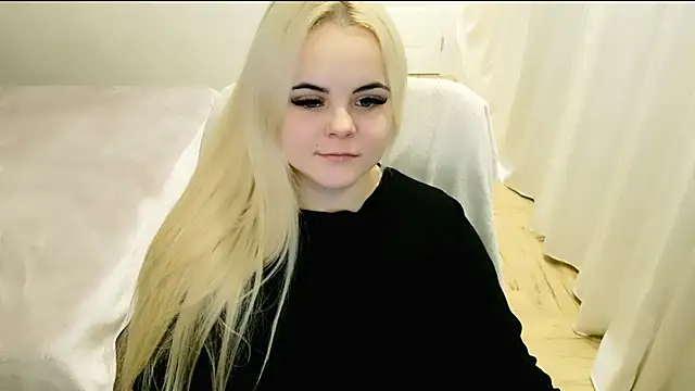 Snapshot of lovely-eyes chatting on February 7, 2025, 12:20 am lovely-eyes online show from February 7, 2025, 12:20 am