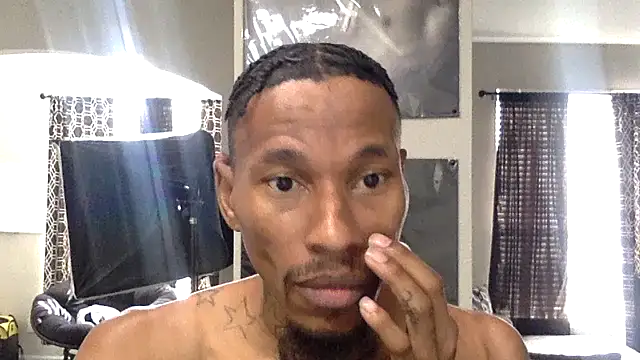 KingDerRico online show from December 17, 2025, 4:56 pm