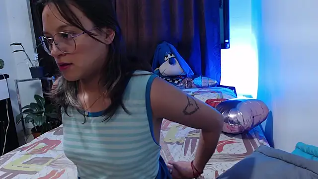 Zoe--khalL online show from January 15, 2026, 6:17 am