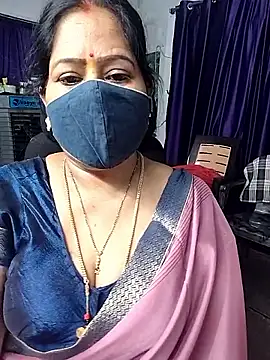 Snapshot of Rani_Darling_99 chatting on May 22, 2026, 8:40 pm Rani Darling 99 online show from May 22, 2026, 8:40 pm