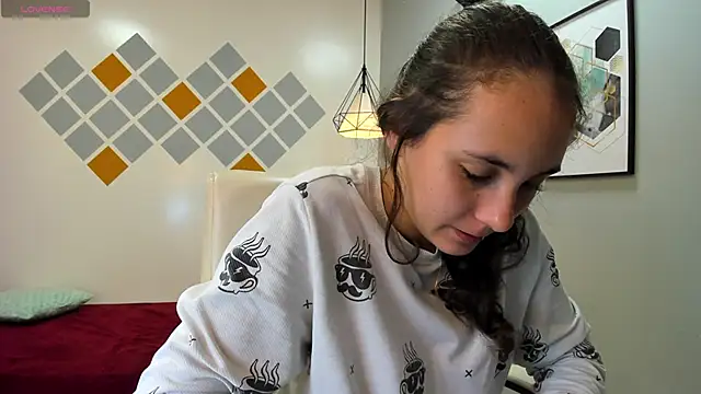 xlunna online show from December 21, 2025, 8:53 pm