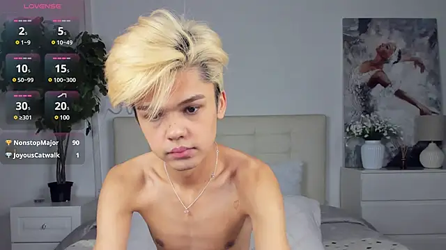 Felix Rey online show from March 20, 2025, 10:40 pm