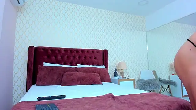 NaiaRosse online show from February 7, 2025, 12:50 pm