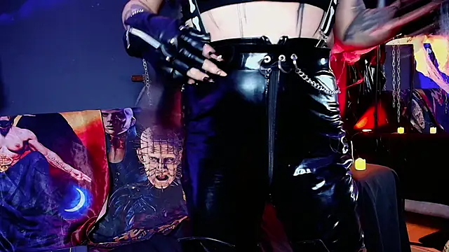 MorganaCrowley online show from October 24, 2025, 12:04 pm