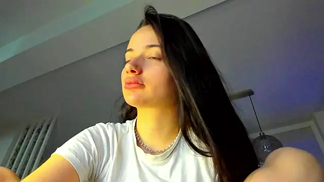 IreneVON online show from October 29, 2025, 5:06 am