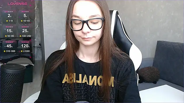 Snapshot of Amarieni chatting on March 8, 2025, 12:41 pm Amarieni online show from March 8, 2025, 12:41 pm