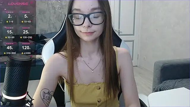 Snapshot of Amarieni chatting on February 28, 2025, 1:36 pm Amarieni online show from February 28, 2025, 1:36 pm