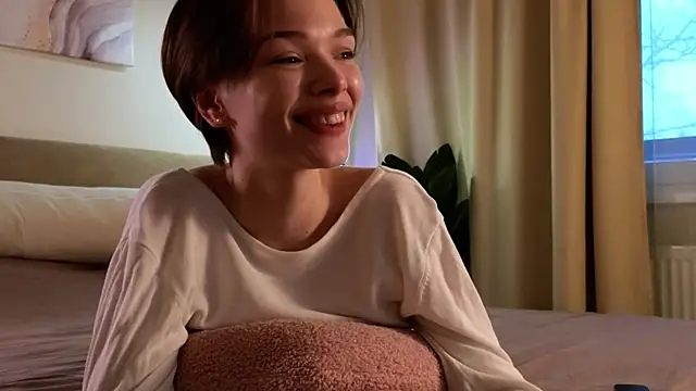 Eva Natsumi online show from March 3, 2025, 3:32 pm