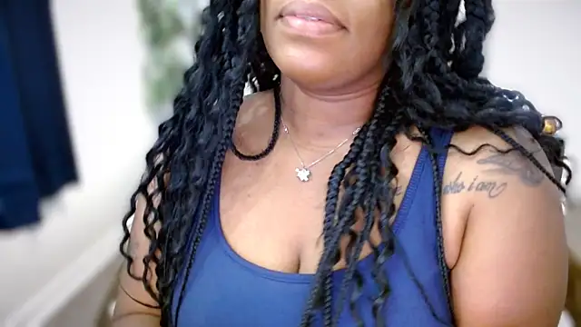 selena42 online show from October 16, 2025, 4:04 pm