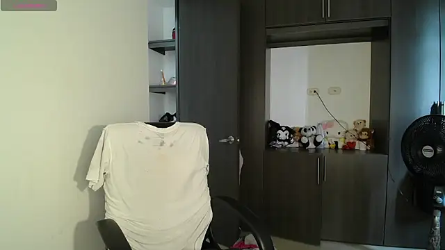 Snapshot of venelope1 chatting on February 20, 2026, 2:41 pm venelope1 online show from February 20, 2026, 2:41 pm