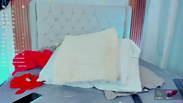 Snapshot of amelie_leigh chatting on February 13, 2025, 5:26 am amelie leigh online show from February 13, 2025, 5:26 am