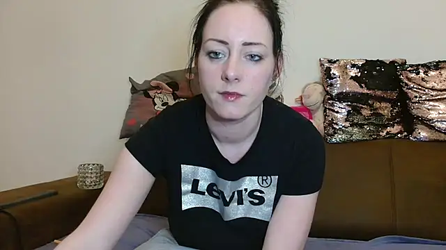 Snapshot of Jasmin-White chatting on February 13, 2025, 10:11 pm Jasmin-White online show from February 13, 2025, 10:11 pm