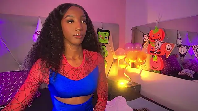 Snapshot of FiorelaLenin chatting on October 31, 2025, 12:35 pm FiorelaLenin online show from October 31, 2025, 12:35 pm