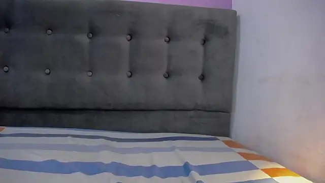 Alejita699 online show from May 27, 2026, 10:28 pm