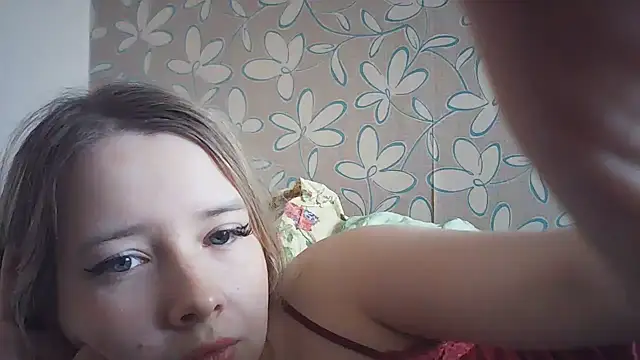 Snapshot of ViolaCandy chatting on May 8, 2026, 6:39 am ViolaCandy online show from May 8, 2026, 6:39 am