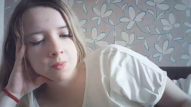 Snapshot of ViolaCandy chatting on May 11, 2026, 3:08 am ViolaCandy online show from May 11, 2026, 3:08 am