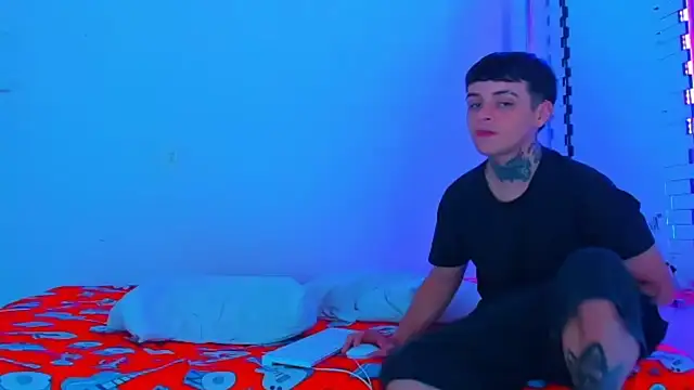 Snapshot of HOT_boy2025 chatting on February 23, 2025, 1:13 am HOT boy2025 online show from February 23, 2025, 1:13 am