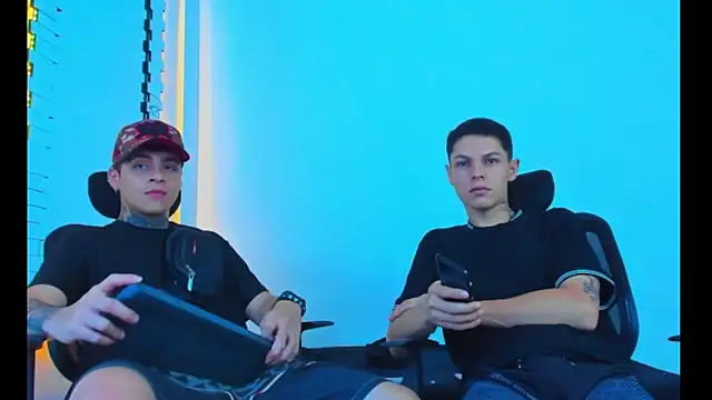 Snapshot of HOT_boy2025 chatting on November 23, 2025, 4:44 am HOT boy2025 online show from November 23, 2025, 4:44 am