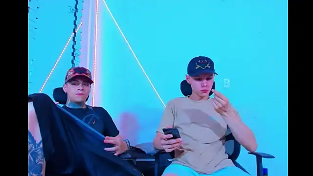 Snapshot of HOT_boy2025 chatting on September 11, 2025, 4:01 am HOT boy2025 online show from September 11, 2025, 4:01 am