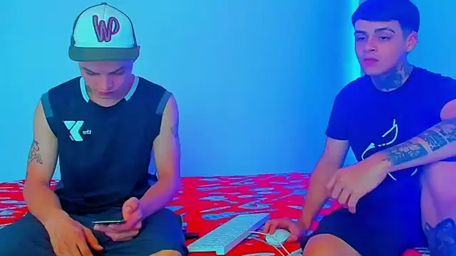 Snapshot of HOT_boy2025 chatting on March 9, 2025, 8:42 pm HOT boy2025 online show from March 9, 2025, 8:42 pm