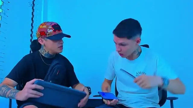 Snapshot of HOT_boy2025 chatting on November 10, 2025, 10:59 pm HOT boy2025 online show from November 10, 2025, 10:59 pm