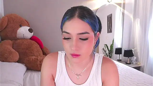 Snapshot of AnnyHizzle chatting on October 22, 2025, 2:05 pm AnnyHizzle online show from October 22, 2025, 2:05 pm