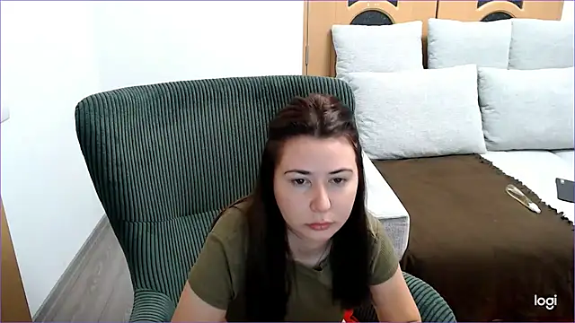 VioletaFlower7 online show from September 21, 2025, 7:46 am