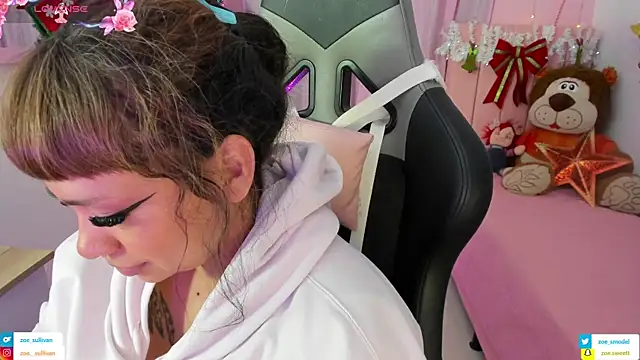 Snapshot of zoesullivan chatting on November 19, 2025, 9:53 am zoesullivan online show from November 19, 2025, 9:53 am