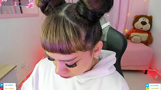 Snapshot of zoesullivan chatting on November 7, 2025, 9:58 am zoesullivan online show from November 7, 2025, 9:58 am