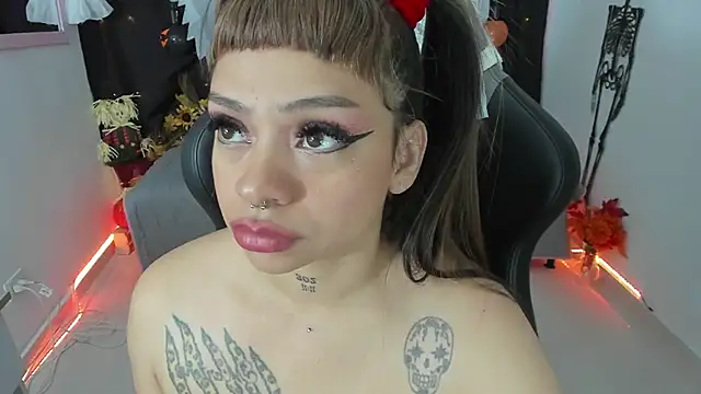 Snapshot of zoesullivan chatting on October 4, 2025, 10:28 am zoesullivan online show from October 4, 2025, 10:28 am