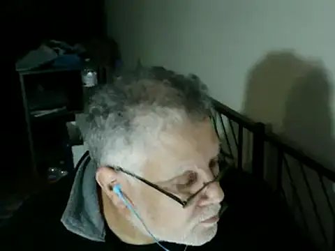 100Tauros online show from December 18, 2025, 1:55 am