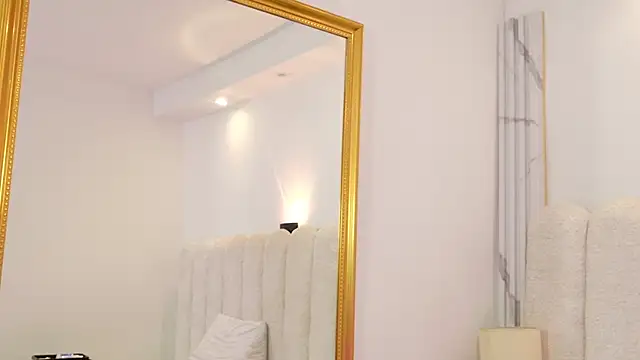 Snapshot of Juliabadlee chatting on November 3, 2025, 7:17 pm Juliabadlee online show from November 3, 2025, 7:17 pm