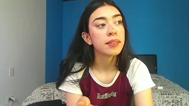 Julieta De Los Angeles online show from October 24, 2025, 1:43 pm