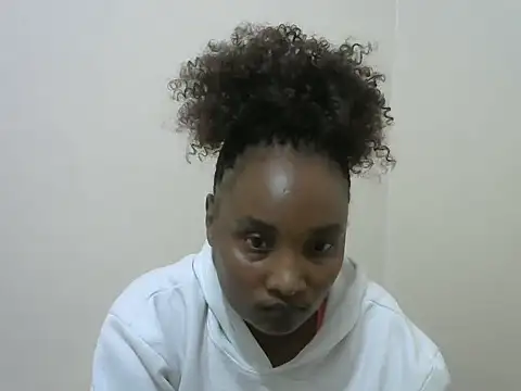 Snapshot of StacyGee24 chatting on October 4, 2025, 5:09 am StacyGee24 online show from October 4, 2025, 5:09 am