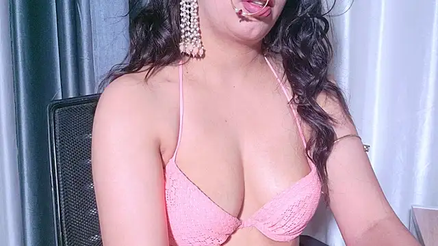 Snapshot of Aashika-Kaur chatting on May 2, 2026, 4:07 am Aashika-Kaur online show from May 2, 2026, 4:07 am