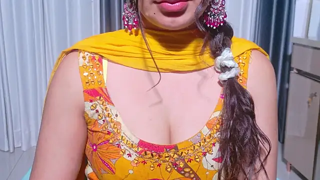Snapshot of Aashika-Kaur chatting on June 2, 2026, 4:56 am Aashika-Kaur online show from June 2, 2026, 4:56 am
