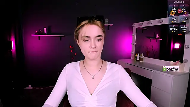 Snapshot of liana_kisses chatting on March 8, 2025, 8:14 pm liana kisses online show from March 8, 2025, 8:14 pm