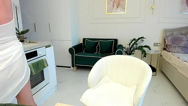 Snapshot of Jolie_Ozolla chatting on October 15, 2025, 12:57 pm Jolie Ozolla online show from October 15, 2025, 12:57 pm